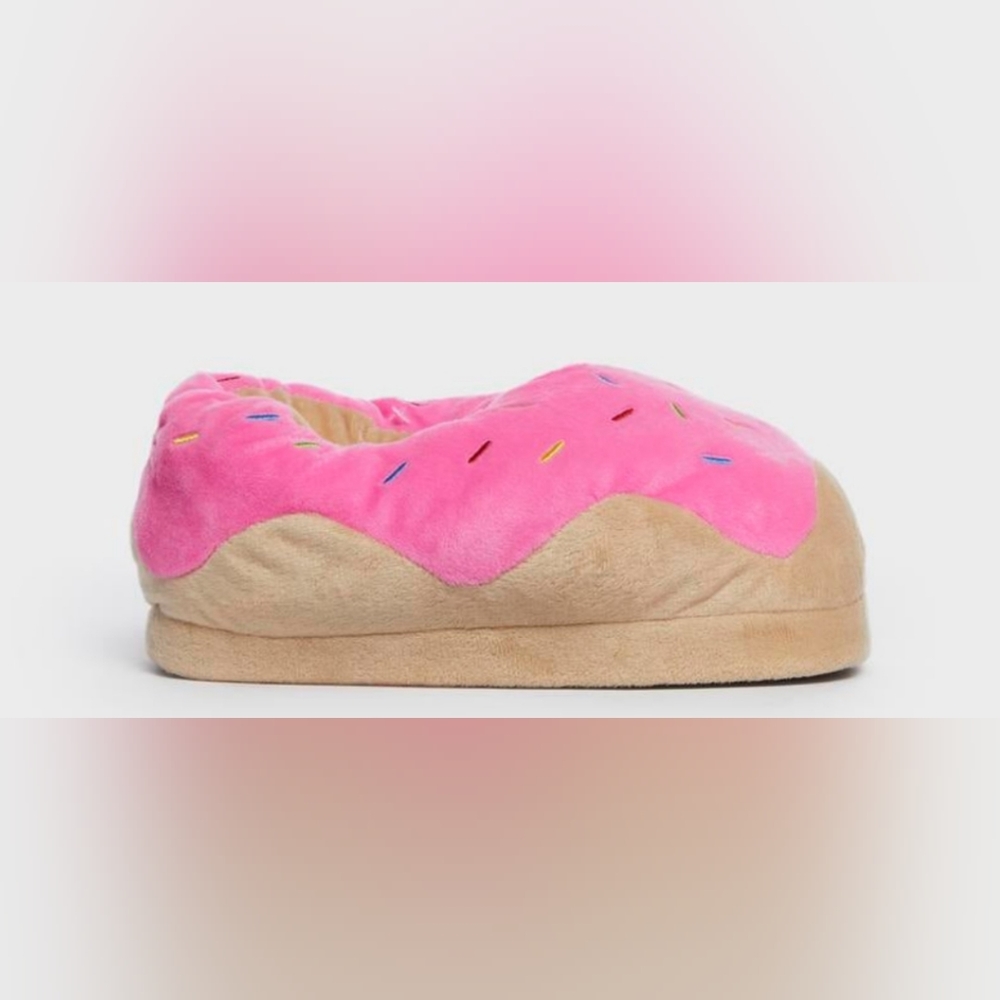 Donut 🍩 Fuzzy Slippers! (NWT)